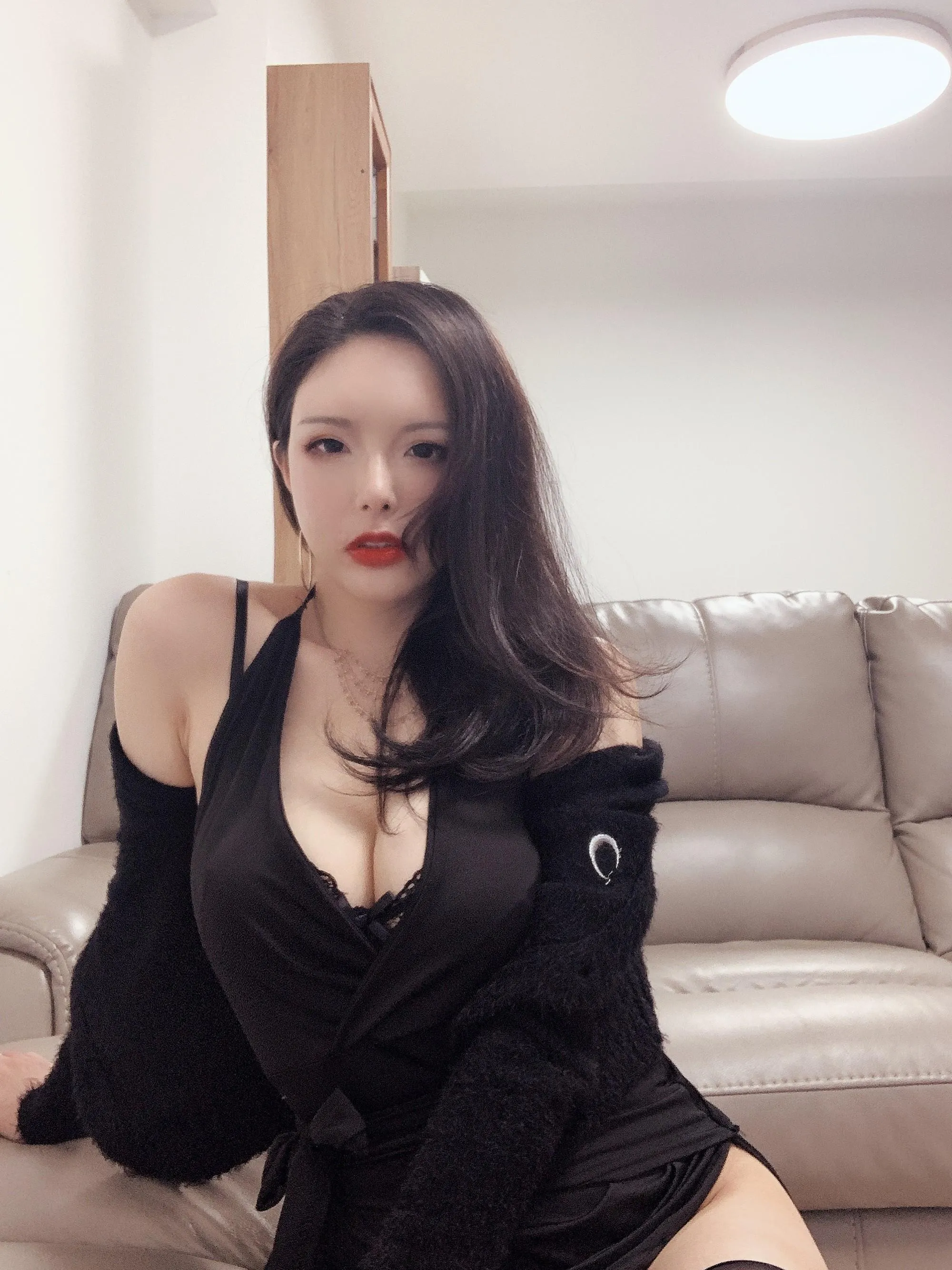 秋和柯基 – NO.039 小黑裙 [47P]插图4